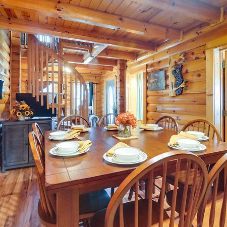 Lovely Gatlinburg Cabin With Private Hot Tub! ภายนอก รูปภาพ