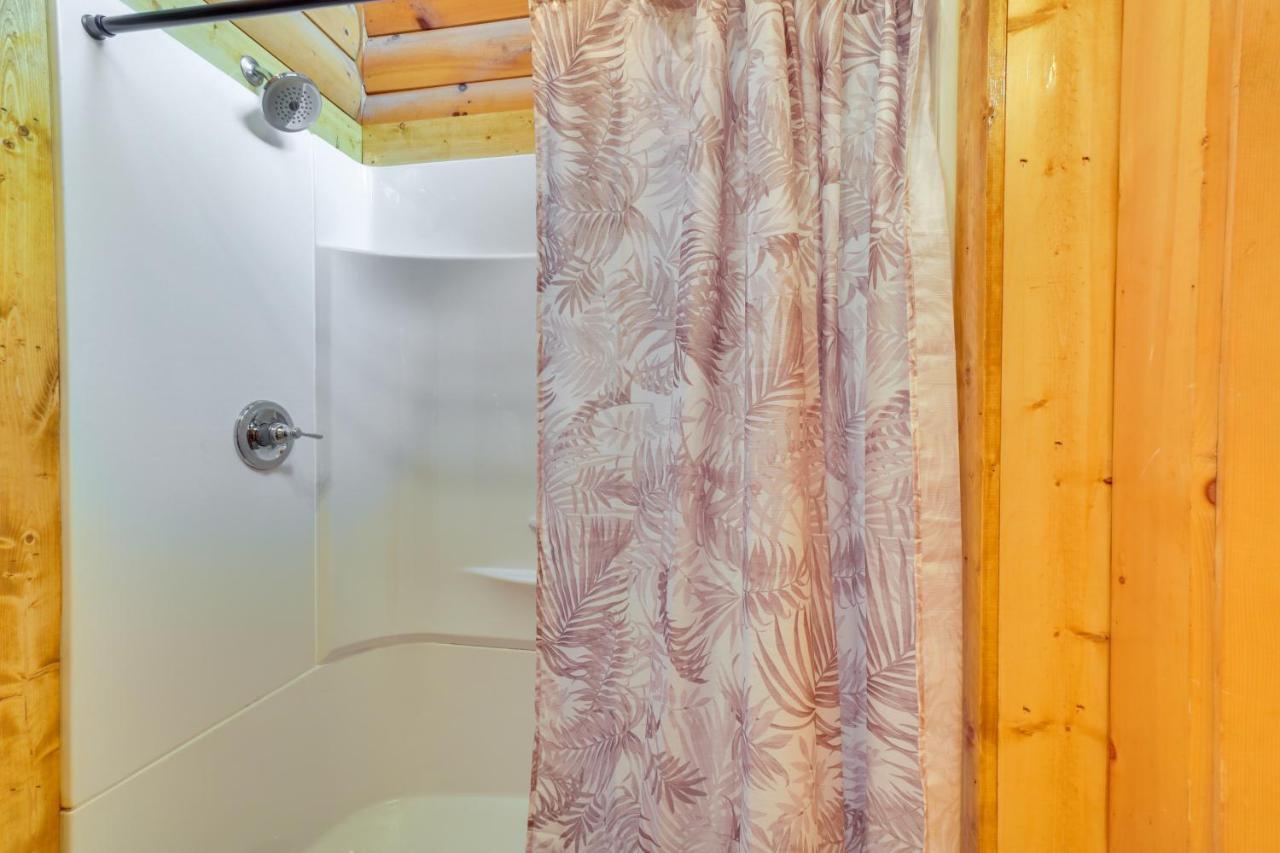 Lovely Gatlinburg Cabin With Private Hot Tub! ภายนอก รูปภาพ